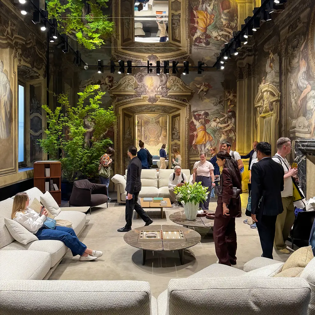 IMG_8635 poltrona frau showroom